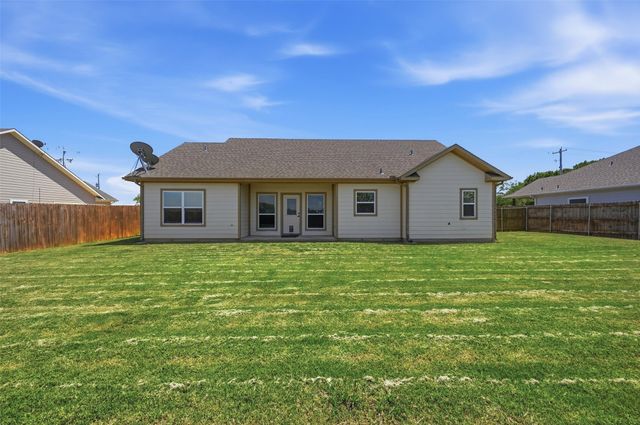 816 E Northside Drive, Pilot Point, TX 76258
