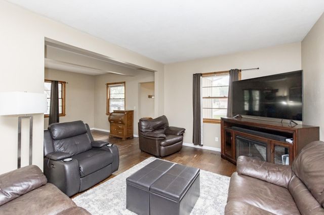 1009 18th Avenue N, Moorhead, MN 56560