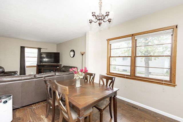 1009 18th Avenue N, Moorhead, MN 56560