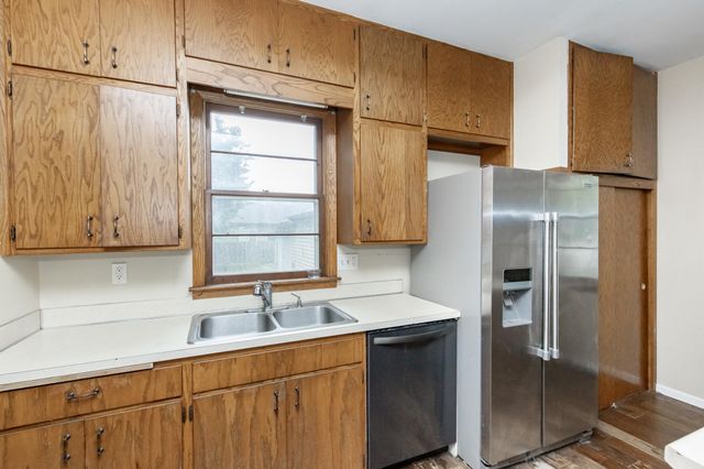 1009 18th Avenue N, Moorhead, MN 56560