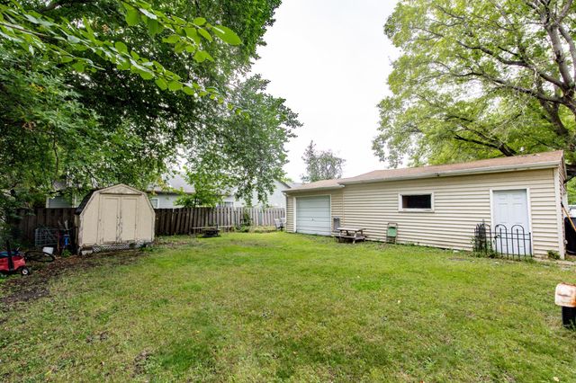 1009 18th Avenue N, Moorhead, MN 56560