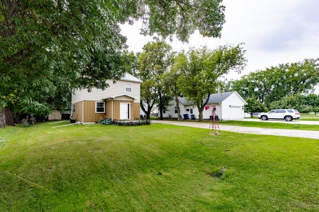 1009 18th Avenue N, Moorhead, MN 56560
