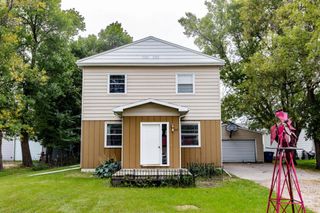 1009 18th Avenue N, Moorhead, MN 56560