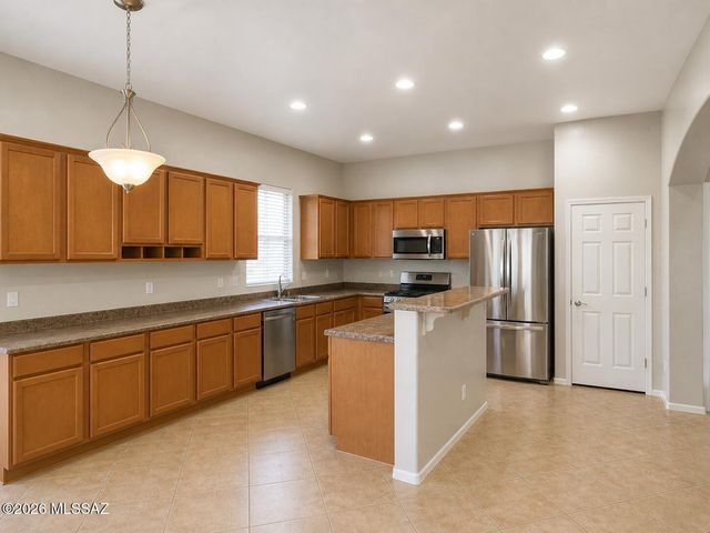 8286 W Calle Sancho Panza, Tucson, AZ 85757