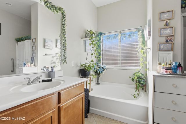 8286 W Calle Sancho Panza, Tucson, AZ 85757