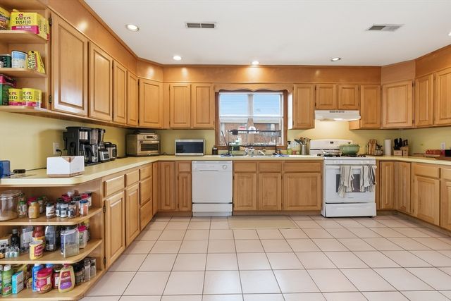 4-6 Jensen 6, Watertown, MA 02472