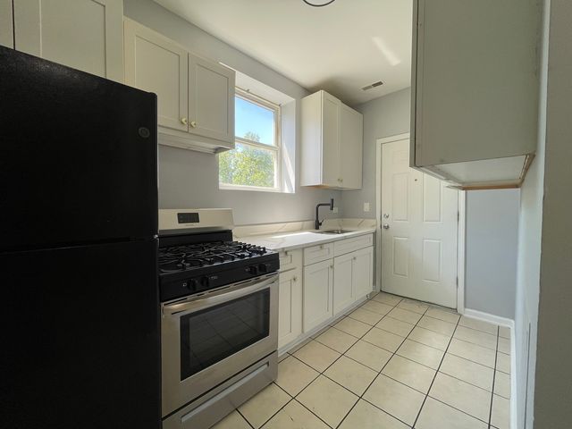 1148 N HARDING Avenue 3, Chicago, IL 60651