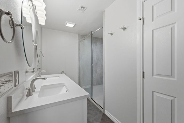2725 Ryan Place Drive, Fort Worth, TX 76110