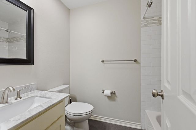 2725 Ryan Place Drive, Fort Worth, TX 76110