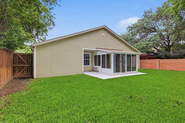 2725 Ryan Place Drive, Fort Worth, TX 76110