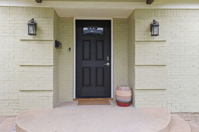 2725 Ryan Place Drive, Fort Worth, TX 76110