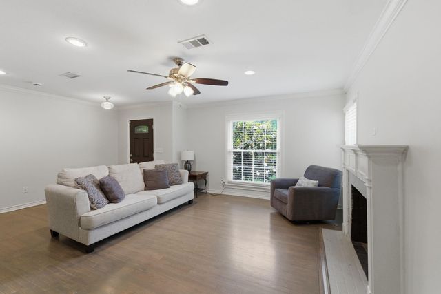 2725 Ryan Place Drive, Fort Worth, TX 76110