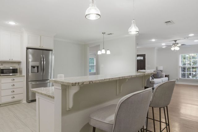2725 Ryan Place Drive, Fort Worth, TX 76110