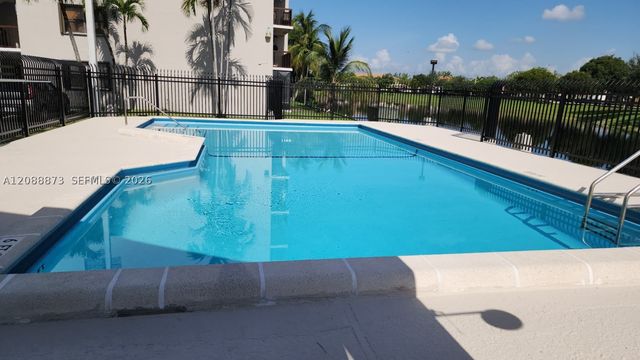 10115 NW 9th St Cir 6-106, Miami, FL 33172