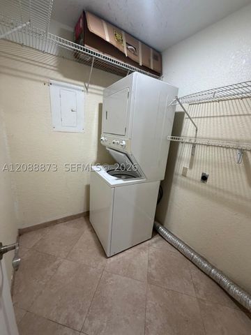 10115 NW 9th St Cir 6-106, Miami, FL 33172