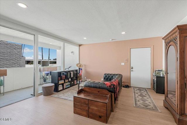 1357 Edgewood Way, Oxnard, CA 93030