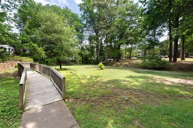 2853 Bernard Lane SE, Smyrna, GA 30080