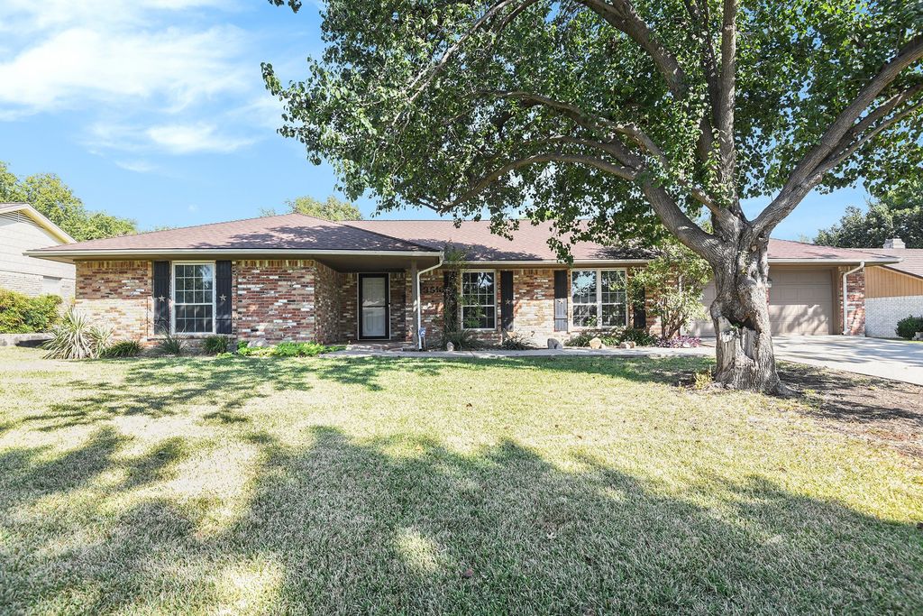 3516 Lawndale Avenue, Fort Worth, TX 76133