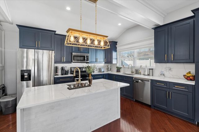 1370 Northmoor Court, Northbrook, IL 60062