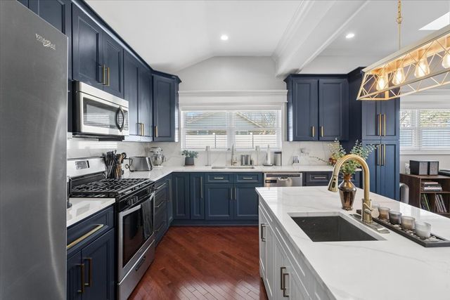 1370 Northmoor Court, Northbrook, IL 60062