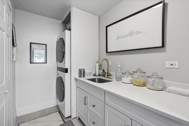 1370 Northmoor Court, Northbrook, IL 60062