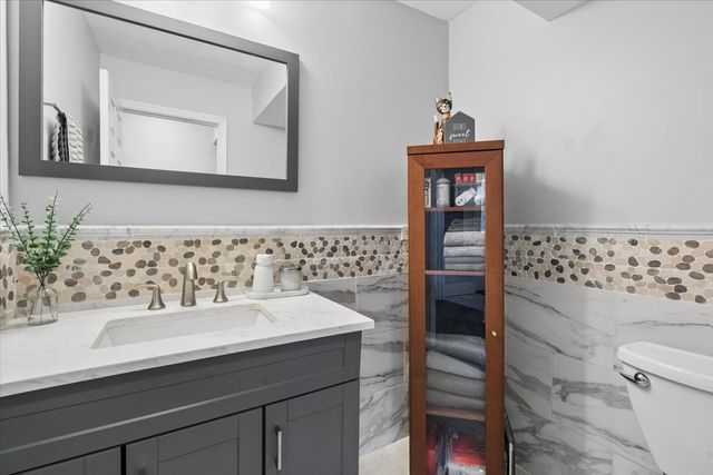 1370 Northmoor Court, Northbrook, IL 60062