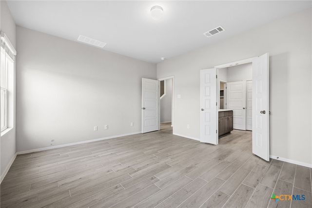 251 Chesterfield Drive, Kyle, TX 78640