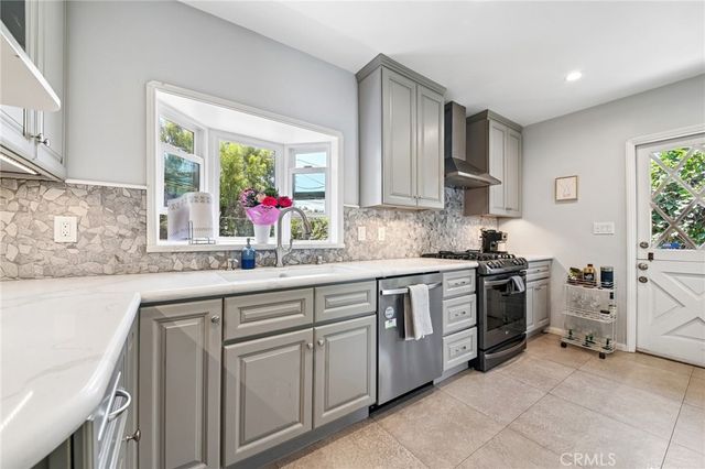 6320 W 85th Street, Los Angeles, CA 90045