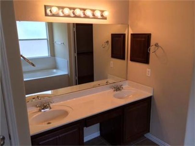 1098 Giberson WAY, Buda, TX 78610