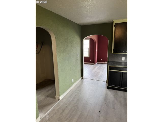 3820 DOVE Ln, Eugene, OR 97402