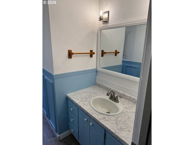 3820 DOVE Ln, Eugene, OR 97402