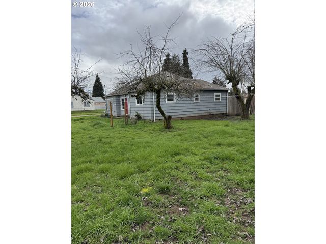 3820 DOVE Ln, Eugene, OR 97402