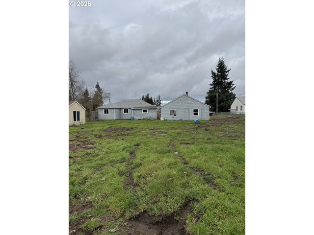 3820 DOVE Ln, Eugene, OR 97402