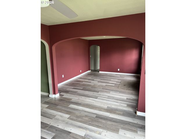 3820 DOVE Ln, Eugene, OR 97402