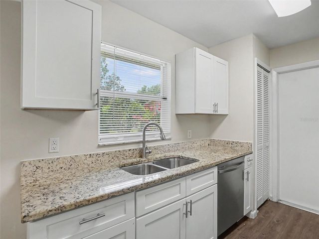 406 LAKE DAISY DRIVE, Winter Haven, FL 33884