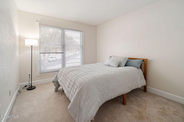 16 Flintlock Lane, Halfmoon, NY 12065