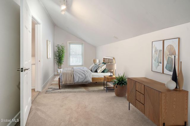 16 Flintlock Lane, Halfmoon, NY 12065