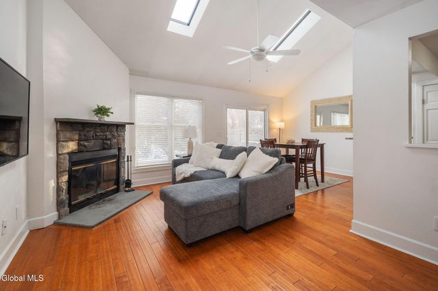 16 Flintlock Lane, Halfmoon, NY 12065