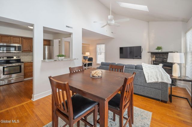 16 Flintlock Lane, Halfmoon, NY 12065