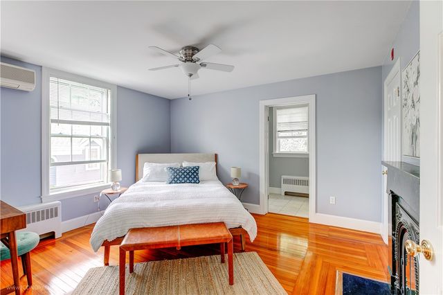32 Catherine Street B, Newport, RI 02840