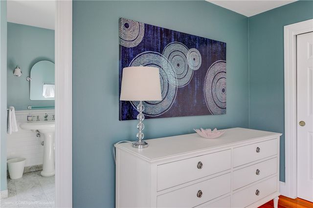 32 Catherine Street B, Newport, RI 02840