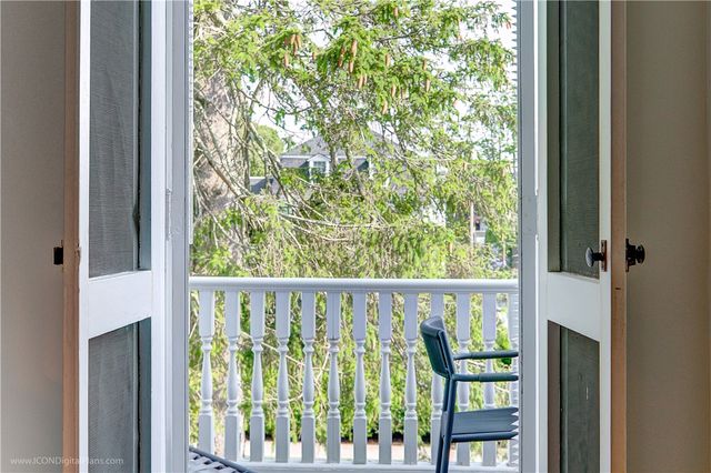 32 Catherine Street B, Newport, RI 02840