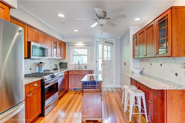32 Catherine Street B, Newport, RI 02840
