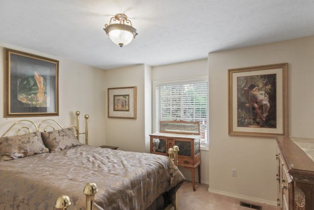 13326 N Whitehouse Rd, Spokane, WA 99208