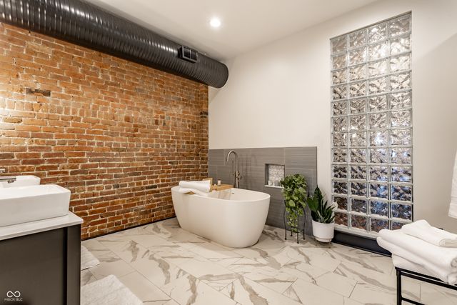 647 E 11th Street 4, Indianapolis, IN 46202