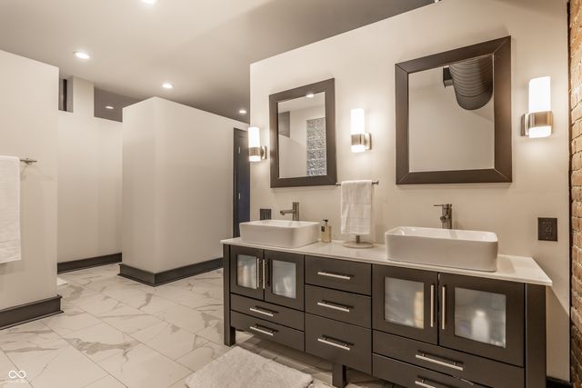 647 E 11th Street 4, Indianapolis, IN 46202