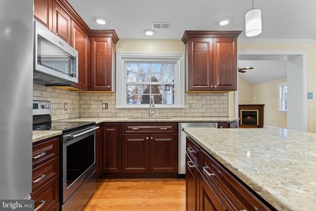 302 GOVERNORS DR, Wallingford, PA 19086