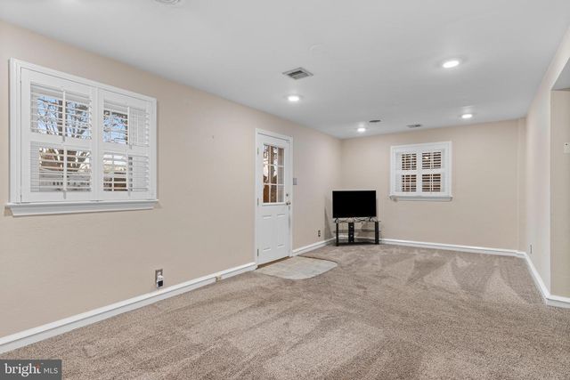 302 GOVERNORS DR, Wallingford, PA 19086