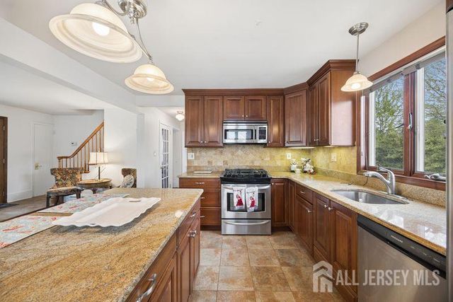 190 Parker Street, Sayreville, NJ 08879