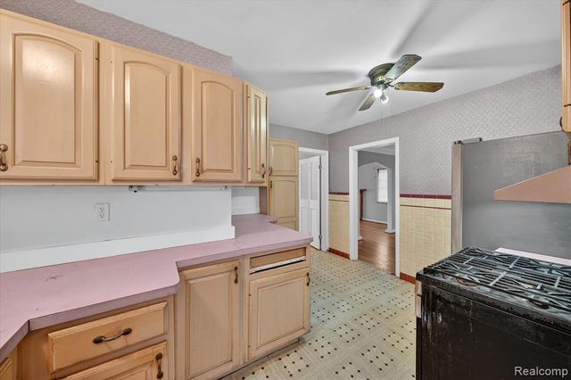 19921 Warrington Drive, Detroit, MI 48221